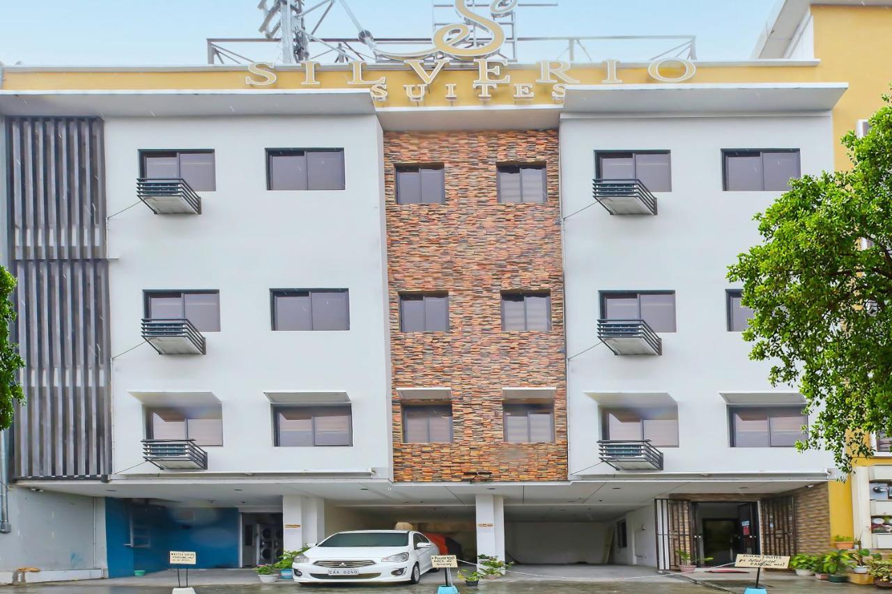 Oyo 896 Silverio Suites Manila Exterior photo