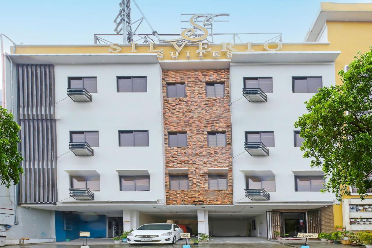 Oyo 896 Silverio Suites Manila Exterior photo