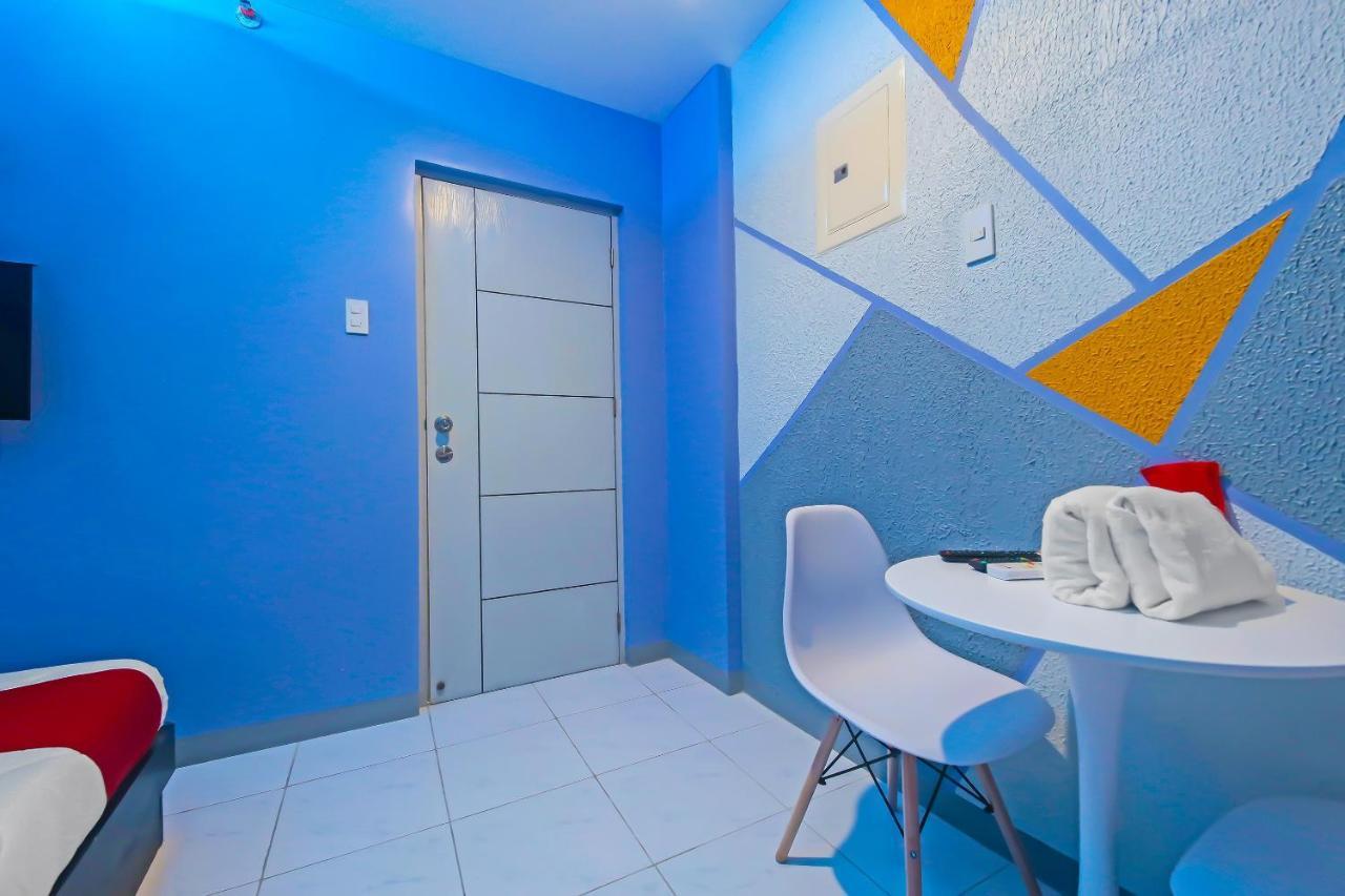 Oyo 896 Silverio Suites Manila Exterior photo